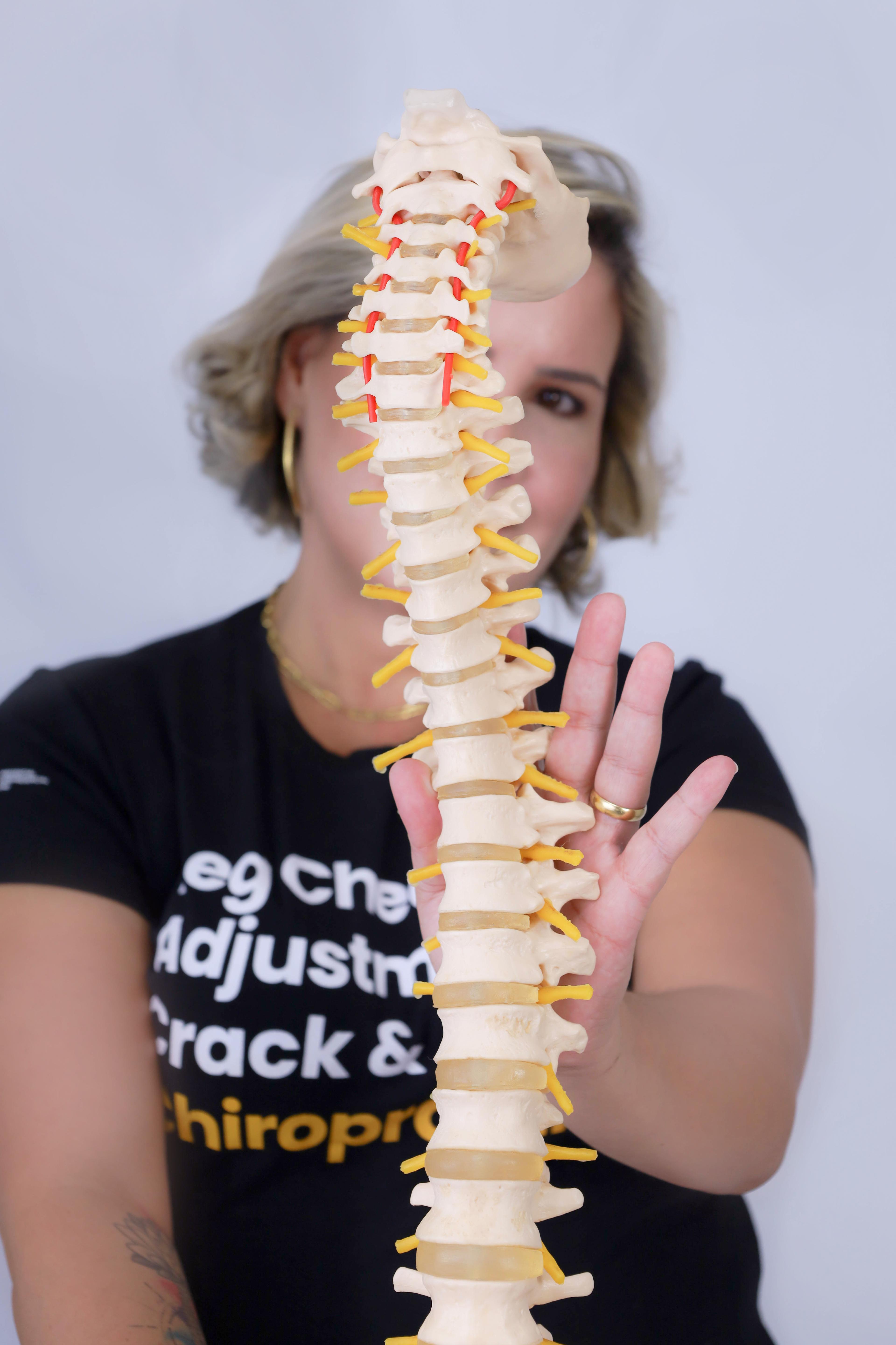 Ilustração de tratamento de coluna e nervos